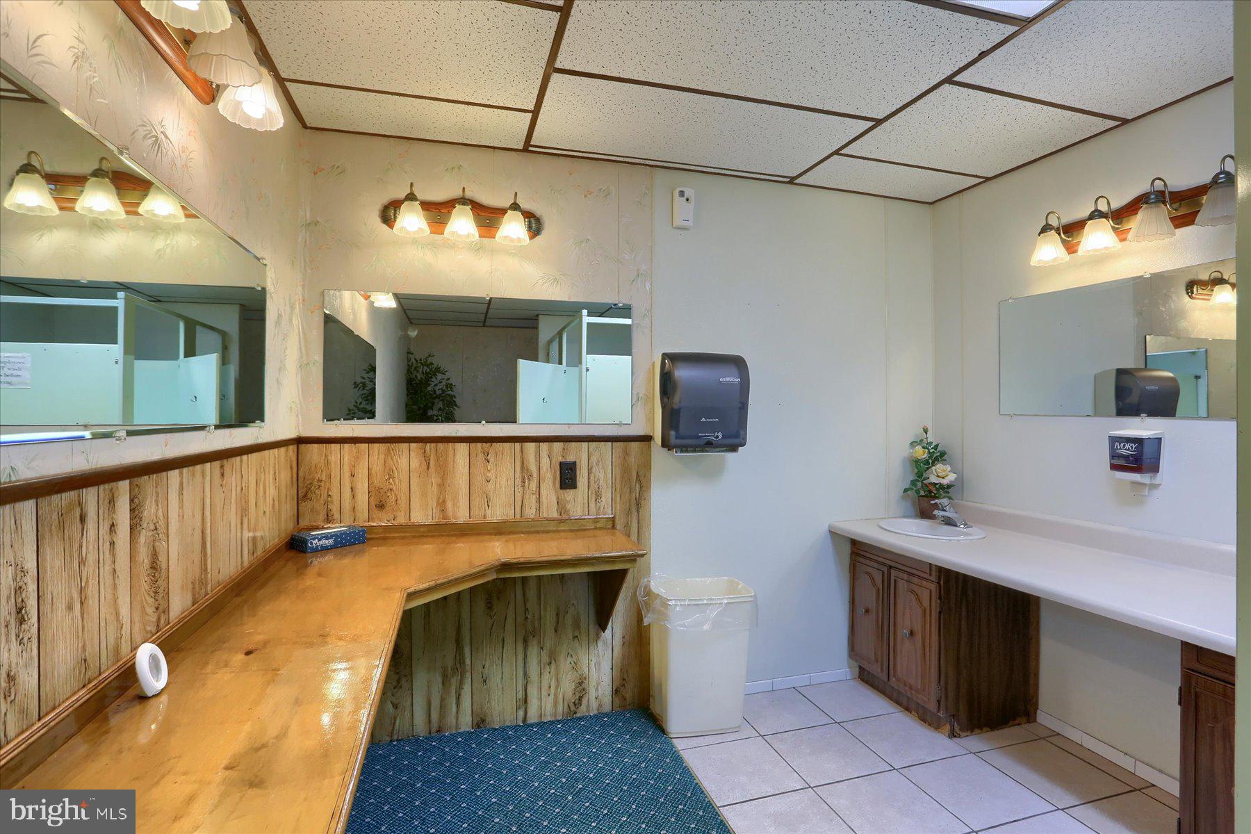 PINE VIEW ACRES - Commercial Sale