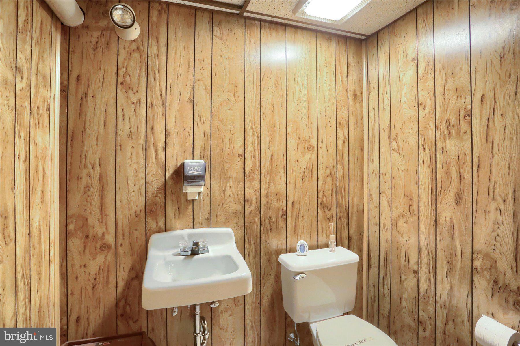 PINE VIEW ACRES - Commercial Sale