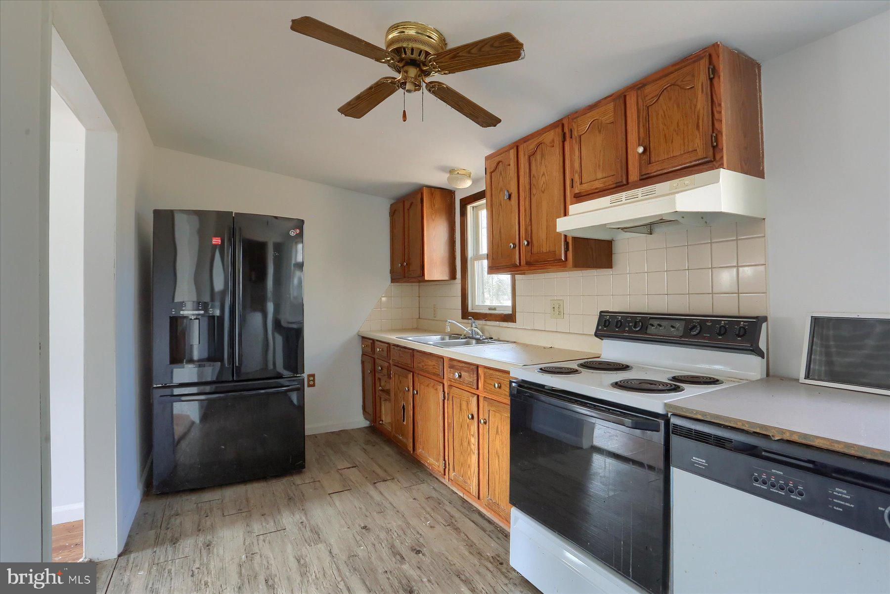 PINE VIEW ACRES - Commercial Sale