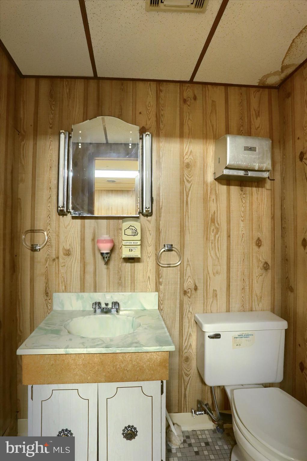 PINE VIEW ACRES - Commercial Sale