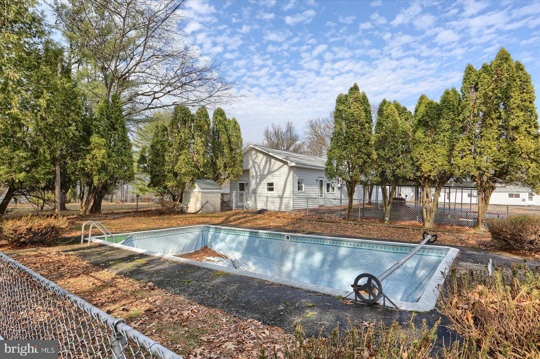 PINE VIEW ACRES - Commercial Sale