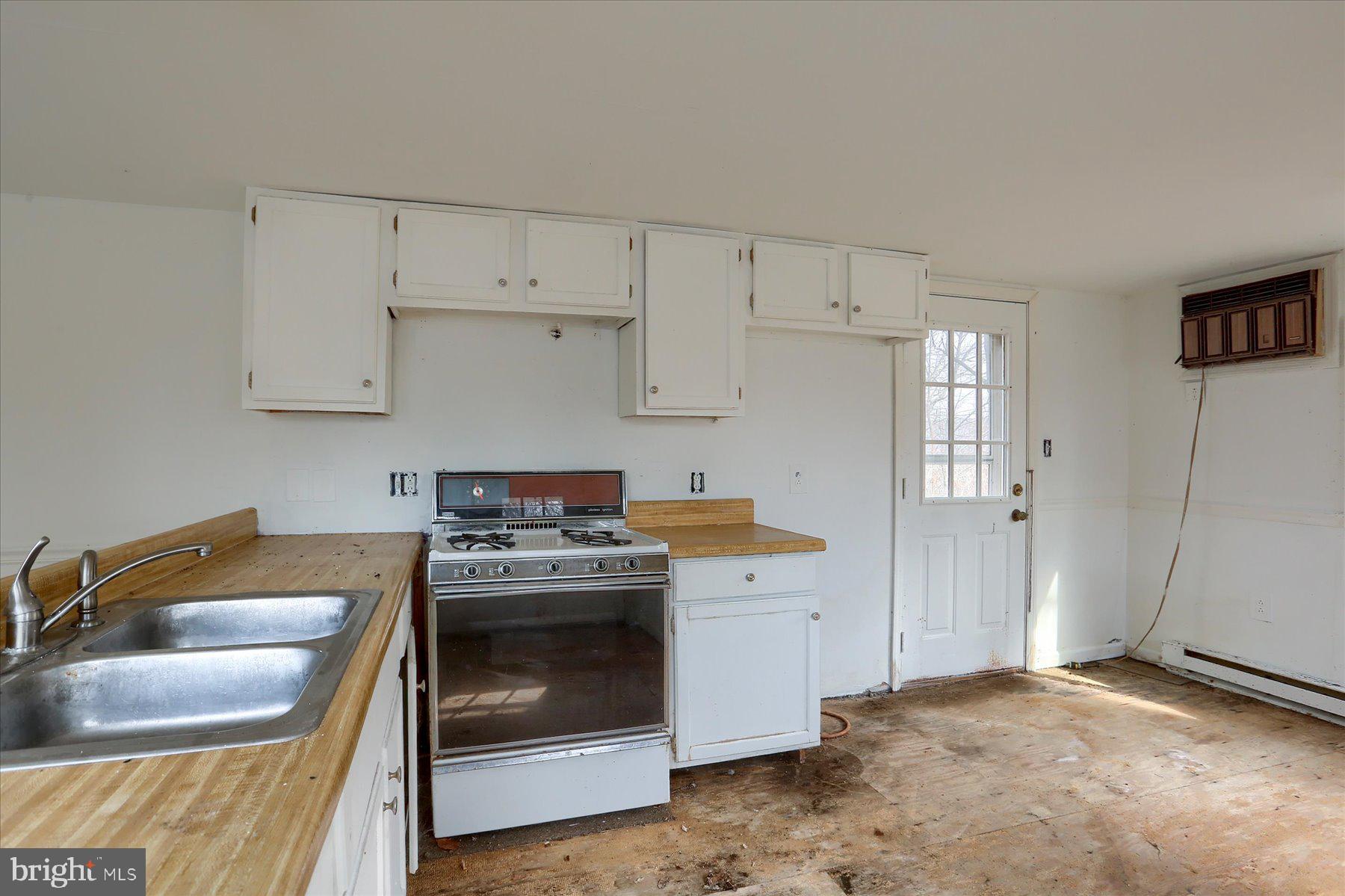 PINE VIEW ACRES - Commercial Sale