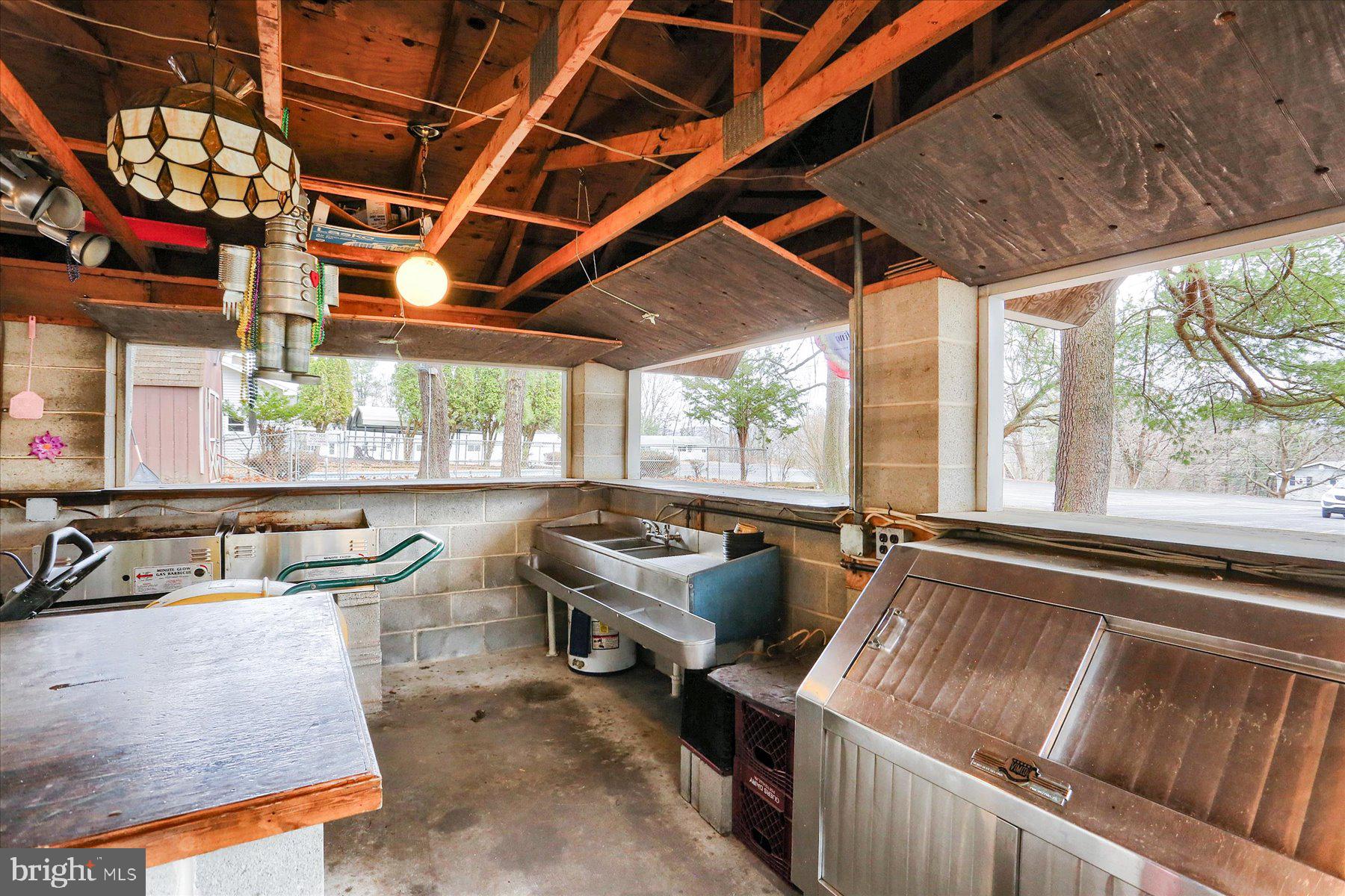 PINE VIEW ACRES - Commercial Sale