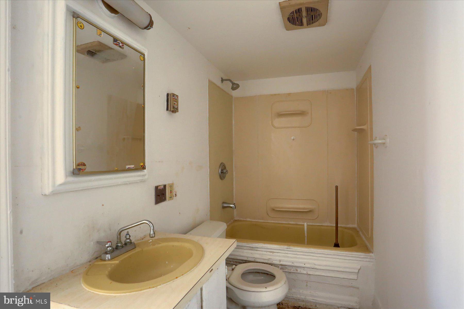 PINE VIEW ACRES - Commercial Sale