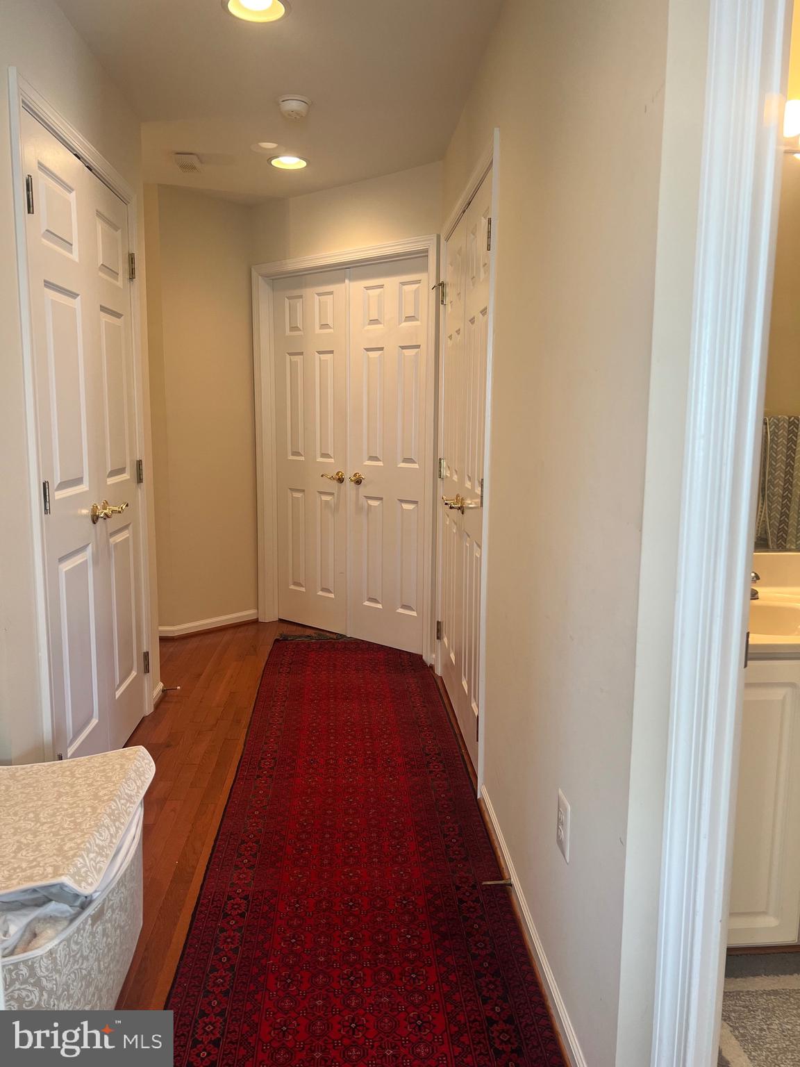 TOWNES OF MANCHESTER WOODS - Residential Lease