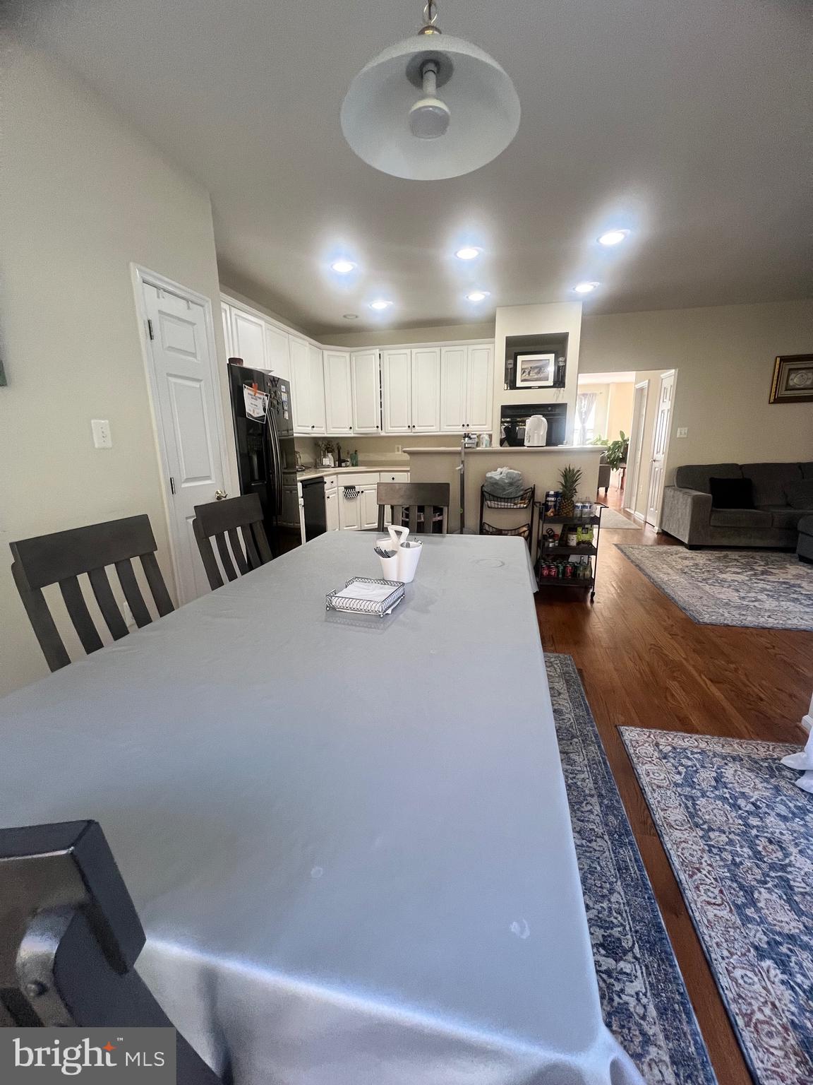 TOWNES OF MANCHESTER WOODS - Residential Lease