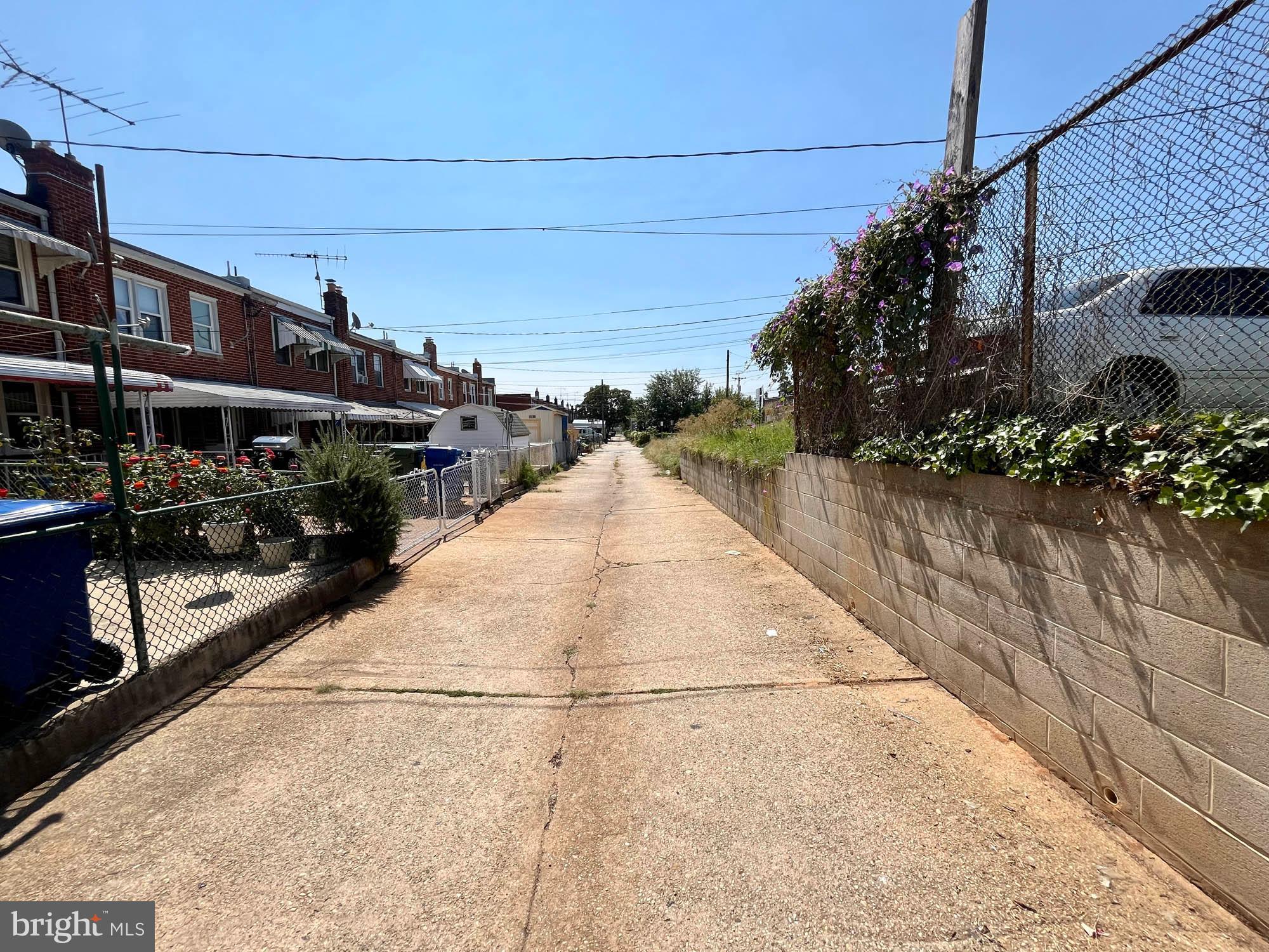 GREEKTOWN - Commercial Sale