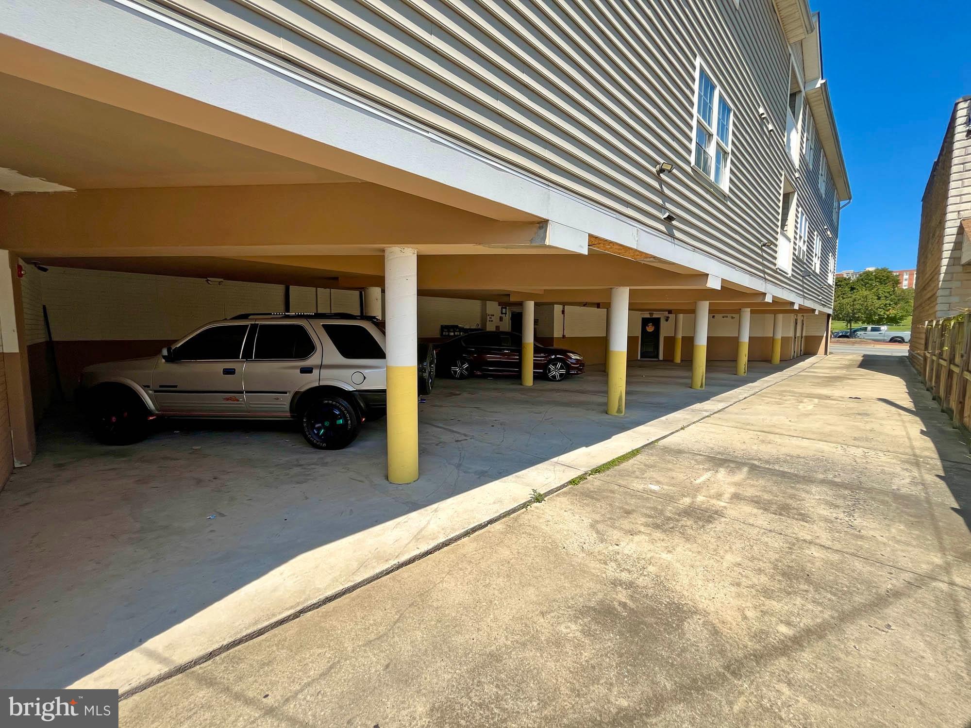 GREEKTOWN - Commercial Sale