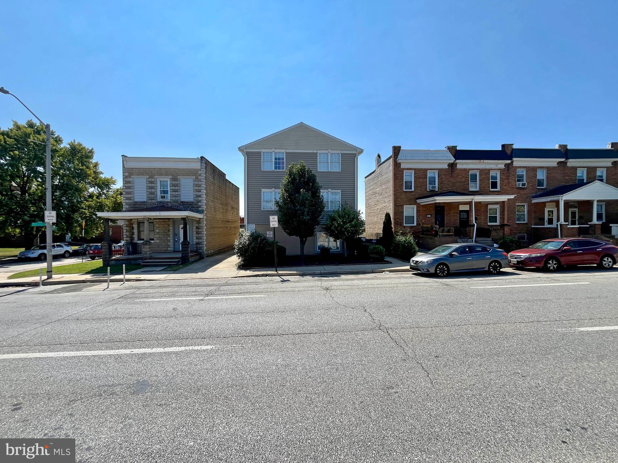 GREEKTOWN - Commercial Sale