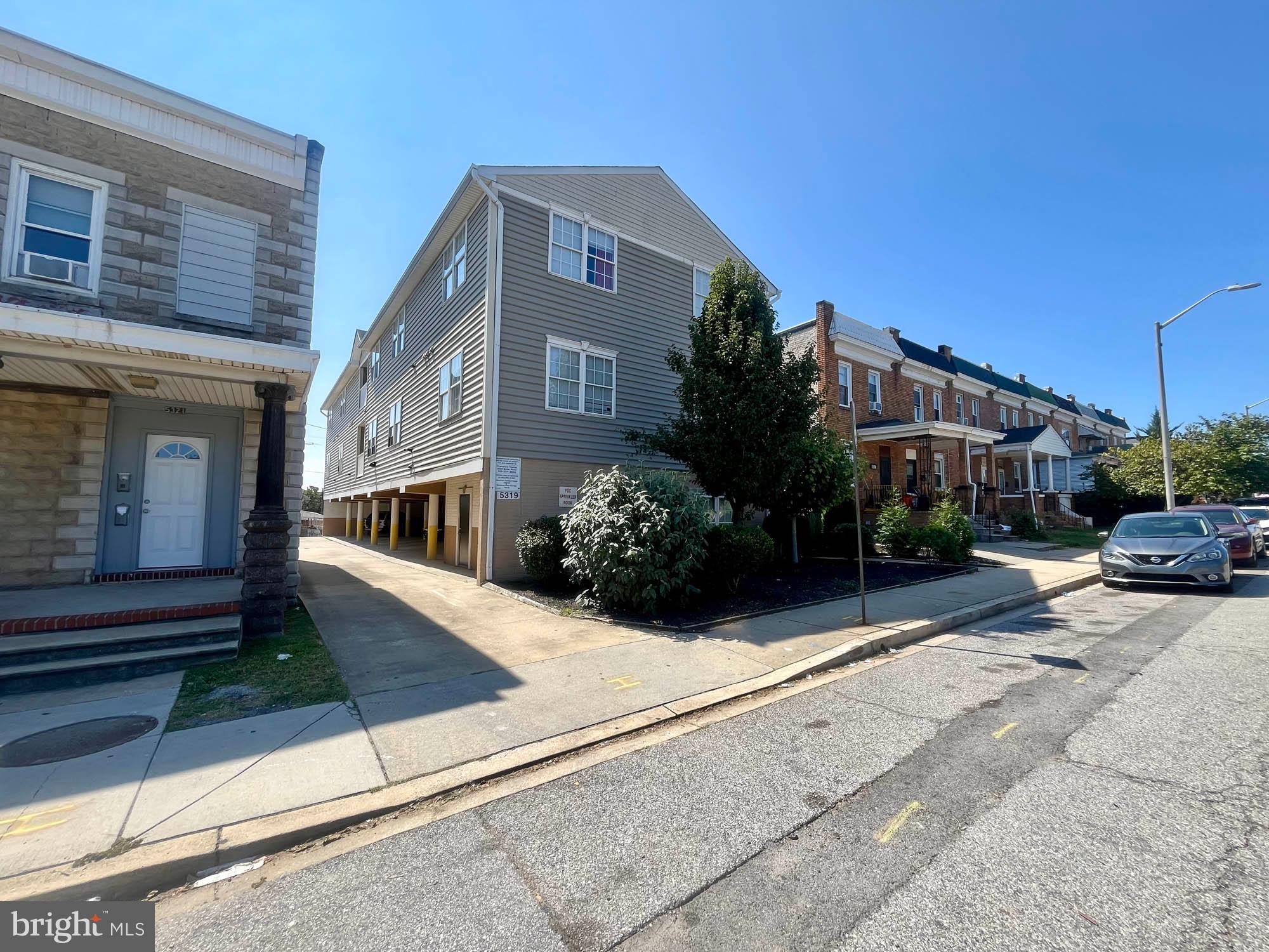 GREEKTOWN - Commercial Sale