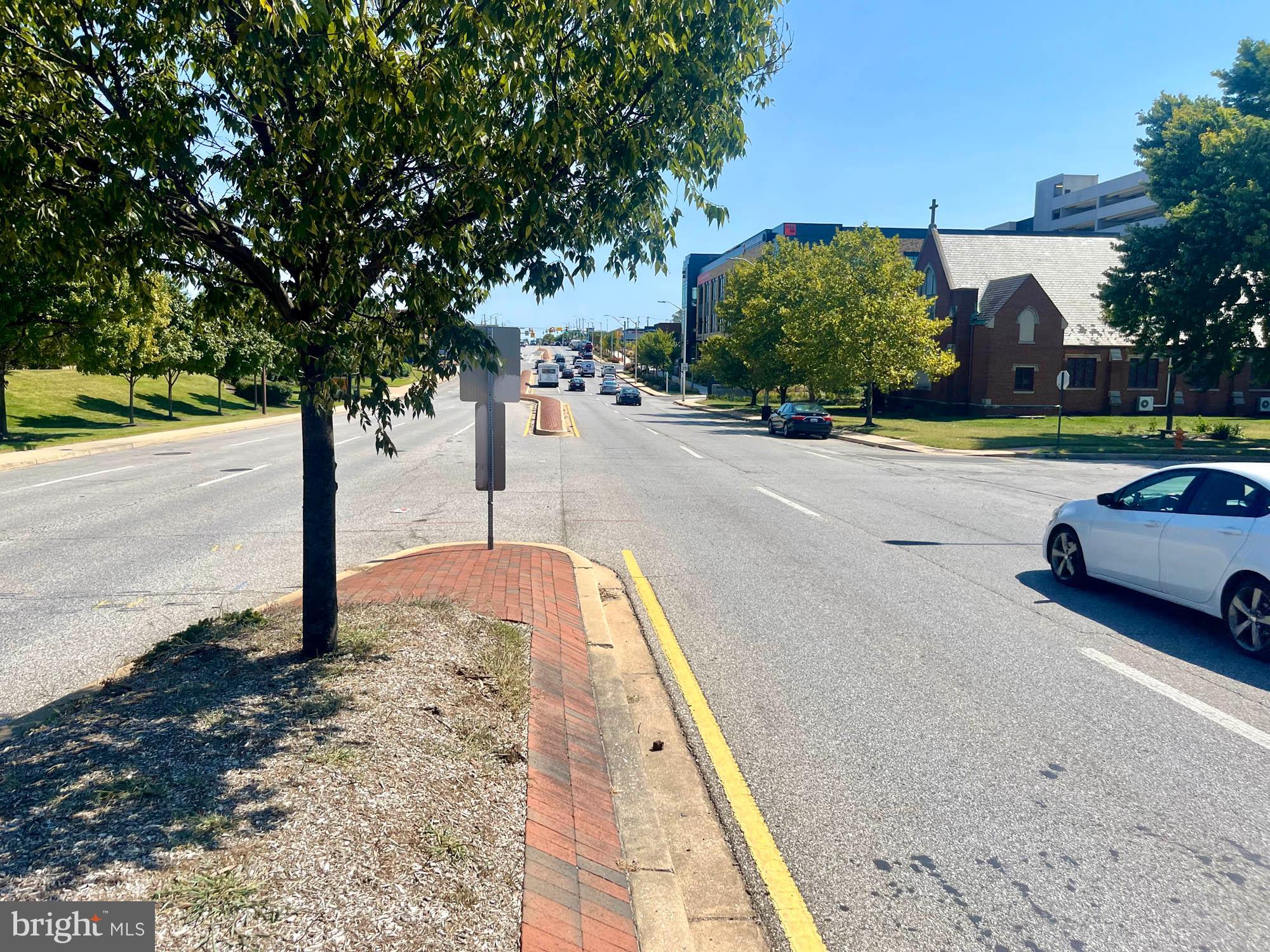 GREEKTOWN - Commercial Sale