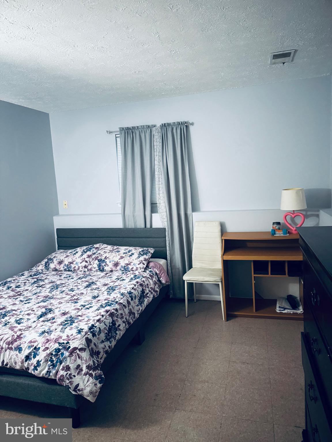 HUNTINGTON - Residential Lease