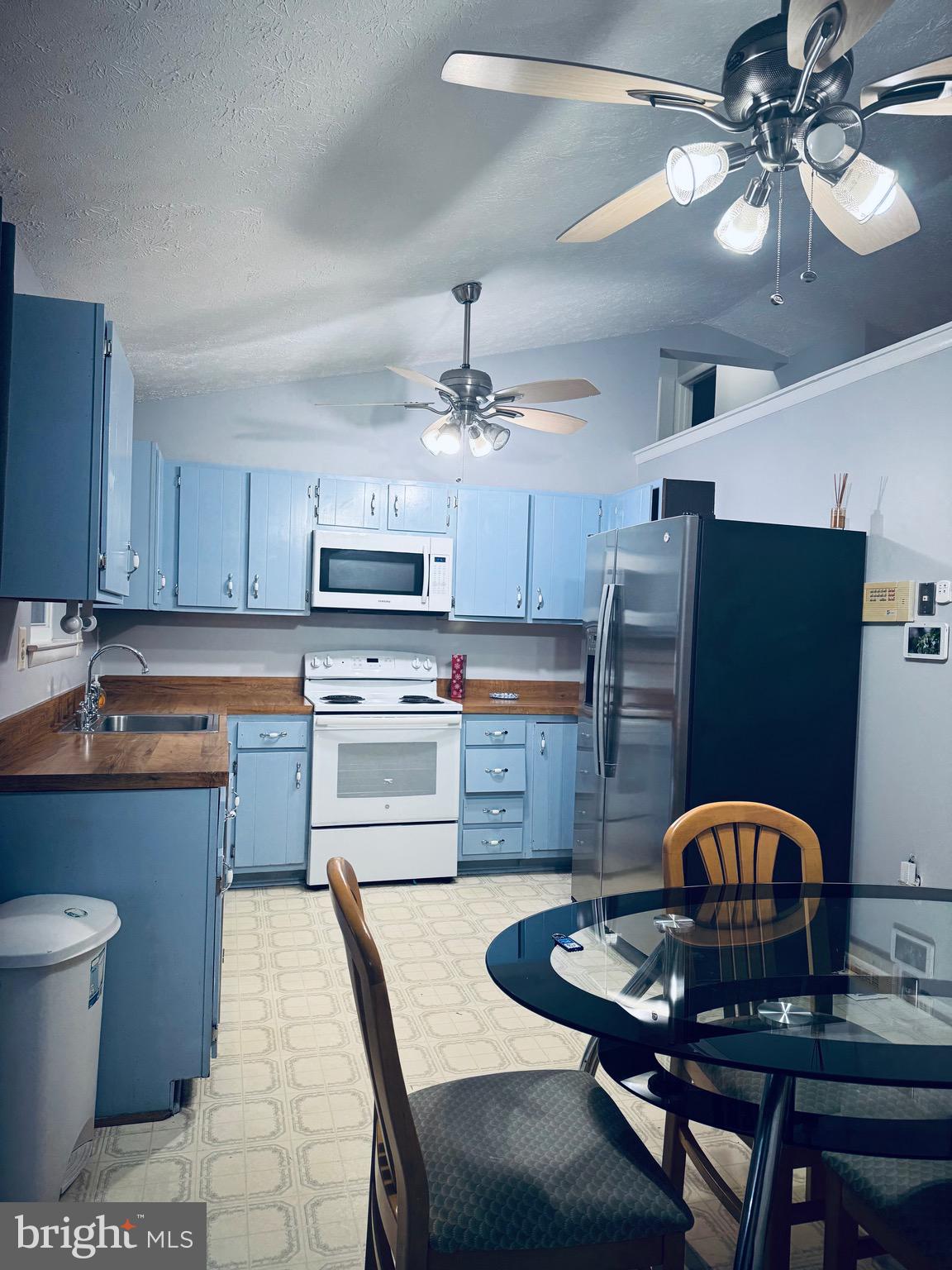 HUNTINGTON - Residential Lease