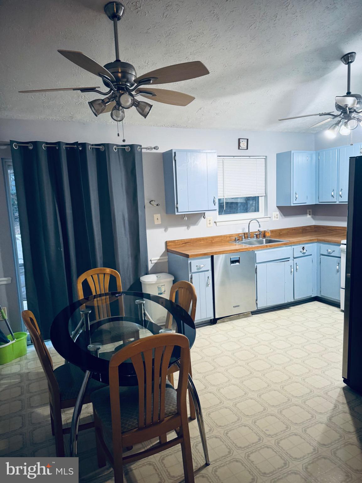 3041 BLACKLAND COURT