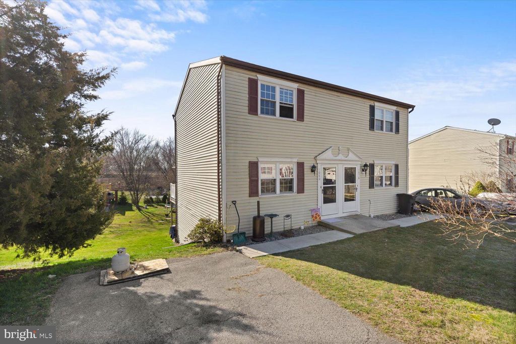 Photo of 1080 CLOVERTON DR, COLUMBIA, PA 17512 (MLS # PALA2032492)