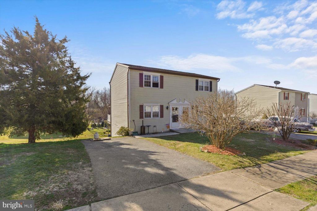 Photo of 1080 CLOVERTON DR, COLUMBIA, PA 17512 (MLS # PALA2032492)