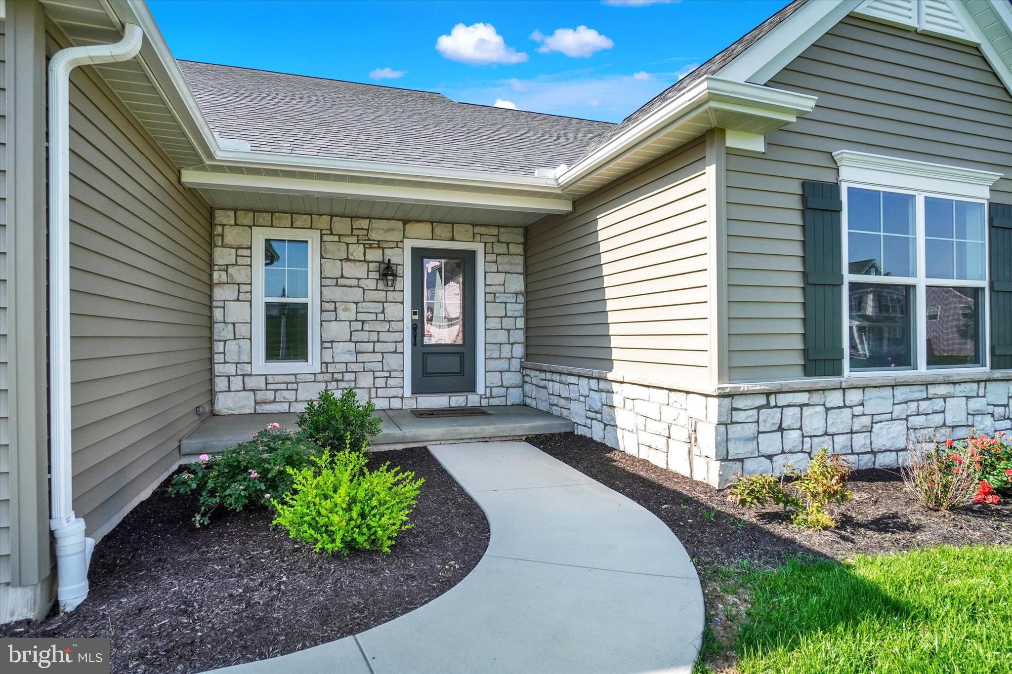 448 SPRINGHOUSE LANE