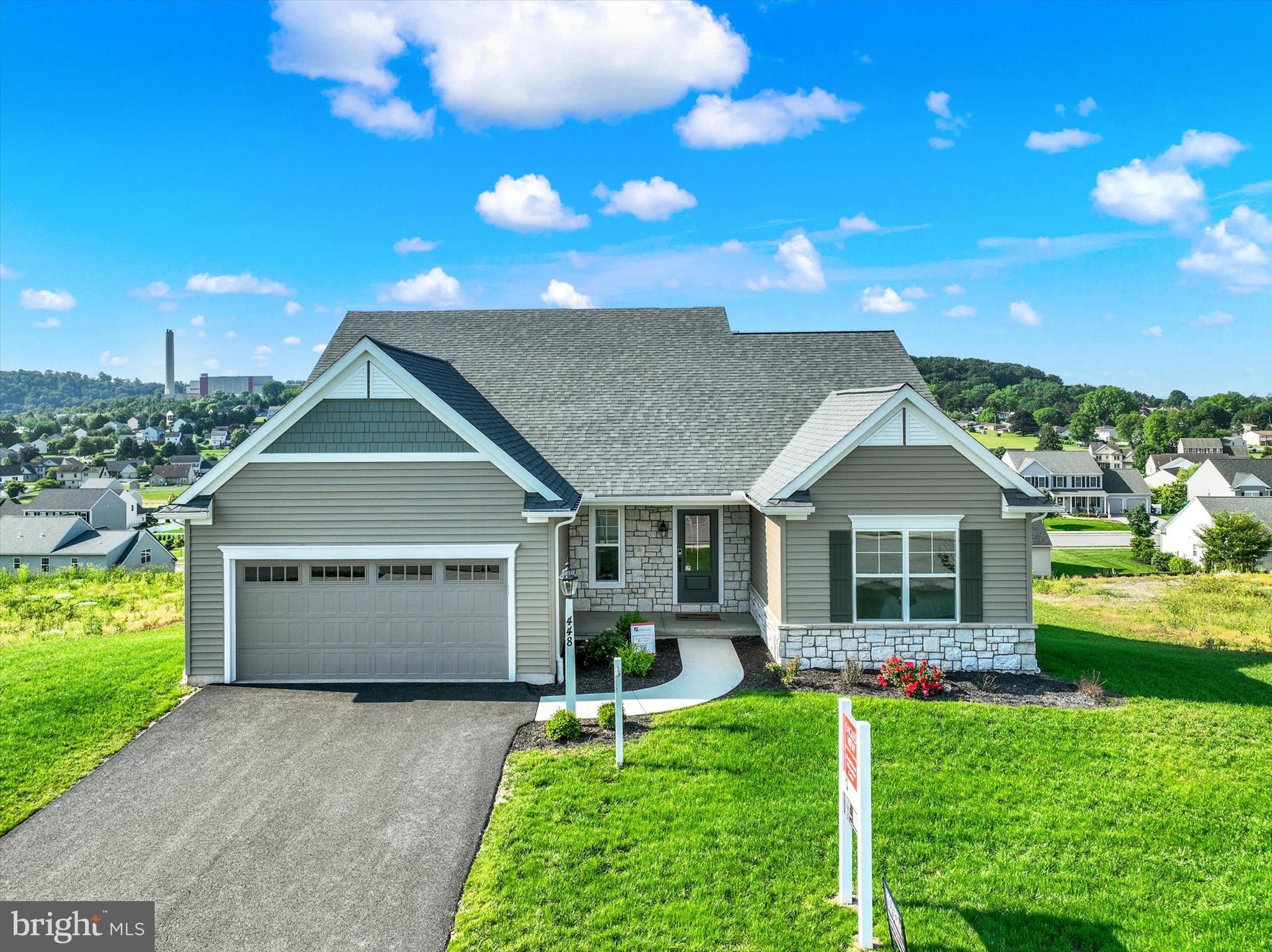 EAGLES VIEW - Residential