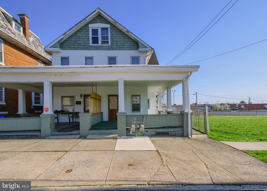 Back on Market as Buyer could not get financing approved. Appraisal was fine.

Great Opportunity for First-Time Buyers or Investors!
This end-unit home with a detached 2-car garage offers solid value and lots of potential. Featuring 3 bedrooms and a full bathroom with a handicap-accessible shower, it's a versatile space ready for your personal touch. Enjoy gas forced-air heat, an electric water heater, and a large wraparound front porch perfect for relaxing or entertaining. The yard space between the home and garage provides added privacy and outdoor flexibility.

Previously a long-term rental, the property is in livable condition but could benefit from some cosmetic updates—ideal for first-time buyers looking to build equity or investors seeking their next project.
Additionally,  1829 Berryhill will be listed by the same owner in the next 30 days.  1829 is the other semi detached home.