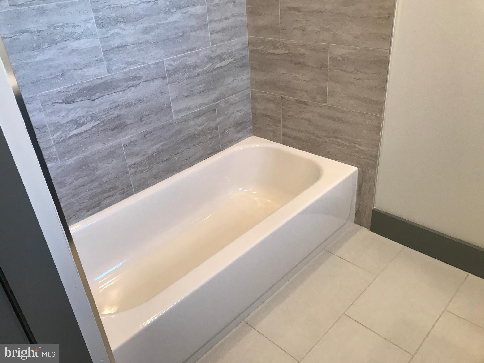 PHILADELPHIA (NORTHWEST) - Residential Lease