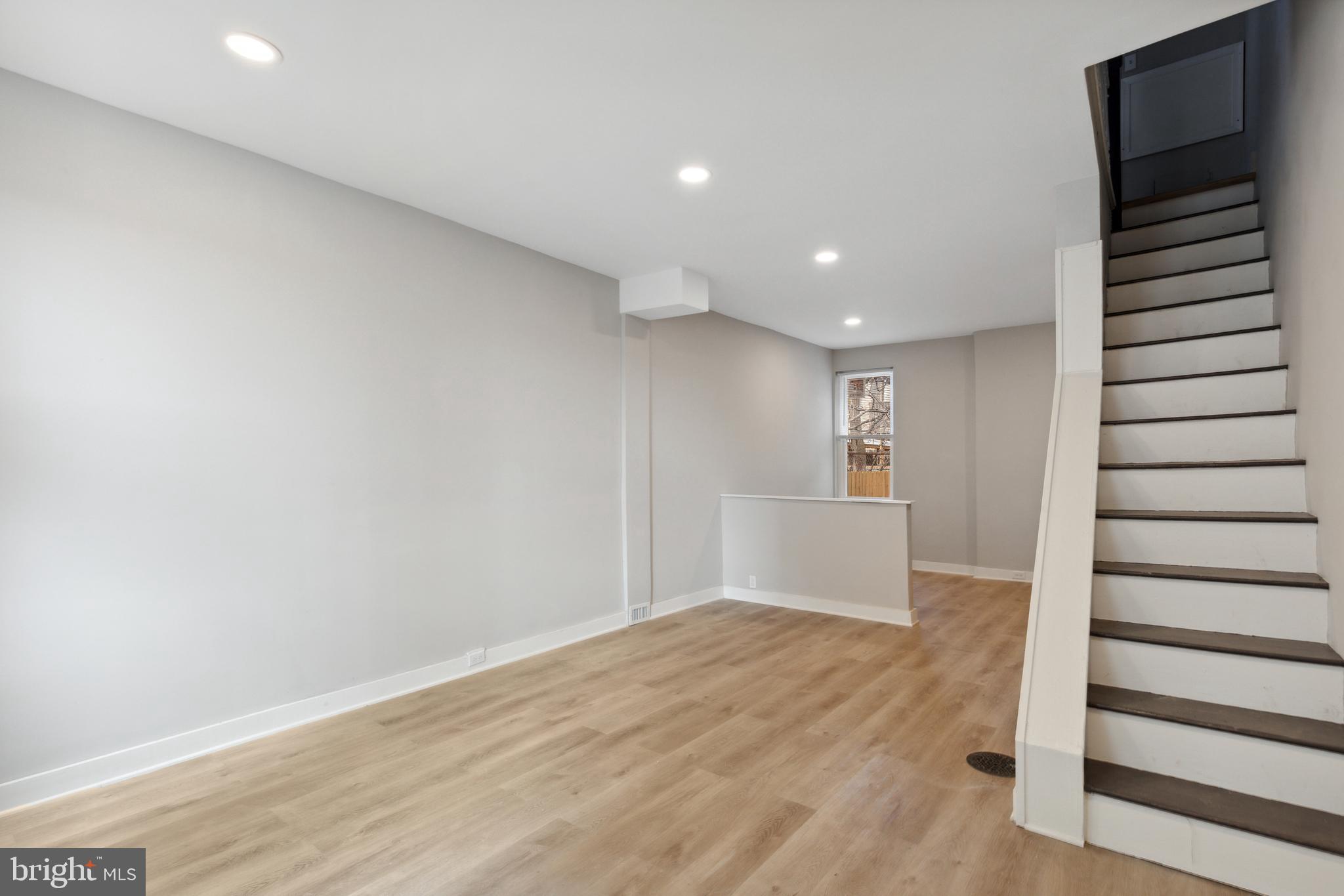 KENSINGTON - Residential