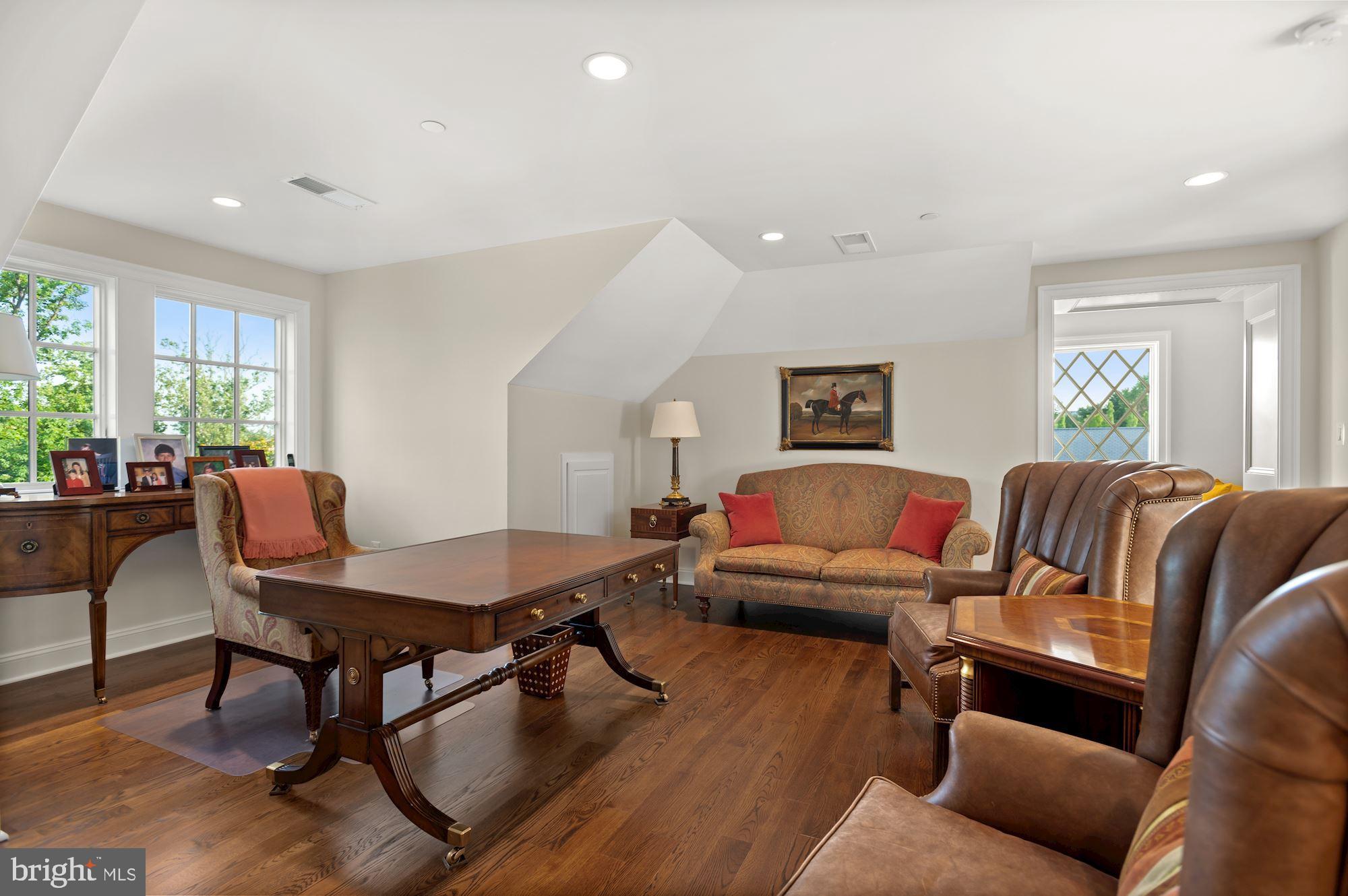 FOXHALL - Residential