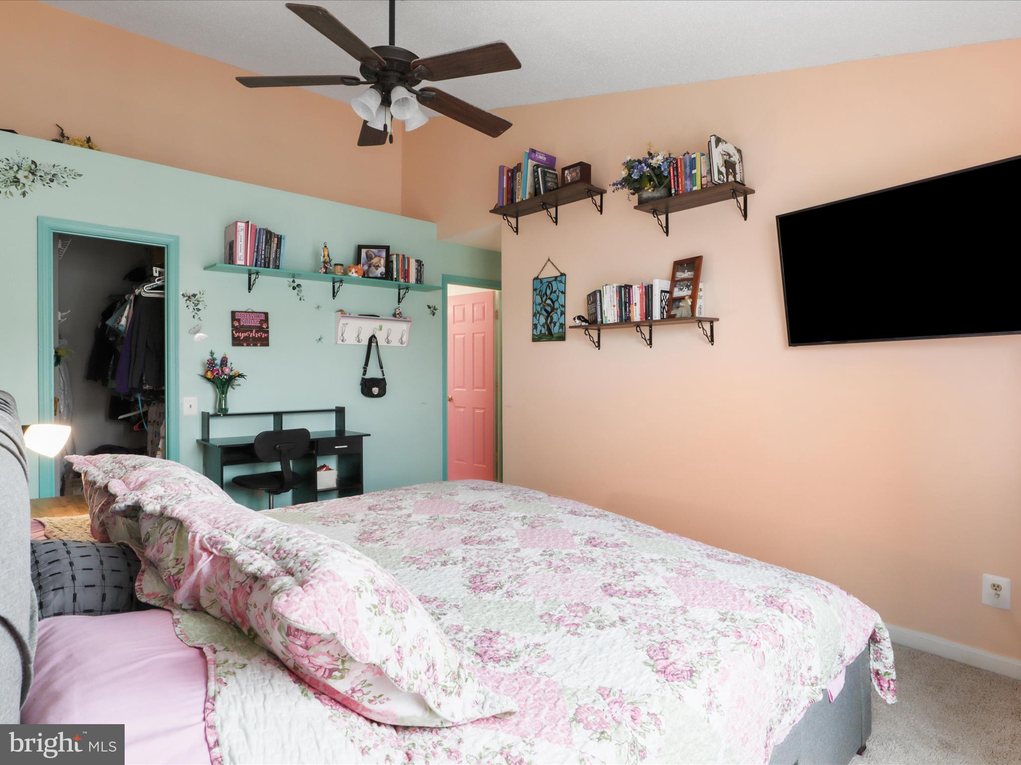 BULL RUN CONDO - Residential