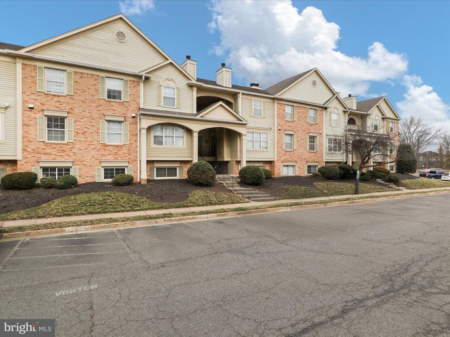 Beautiful 2 bedroom, 2.5 bathroom in sought-after Bull Run Community! Both bedrooms on the upper level are ensuite and spacious. The main level features a wood-burning fireplace, a large family room for entertaining, and a ton of natural light.  Escape onto the covered deck. Great location to Rt. 66, PWC Parkway, Rt 29, and more! Walking distance to dining and shopping. Don't miss out on this GEM!