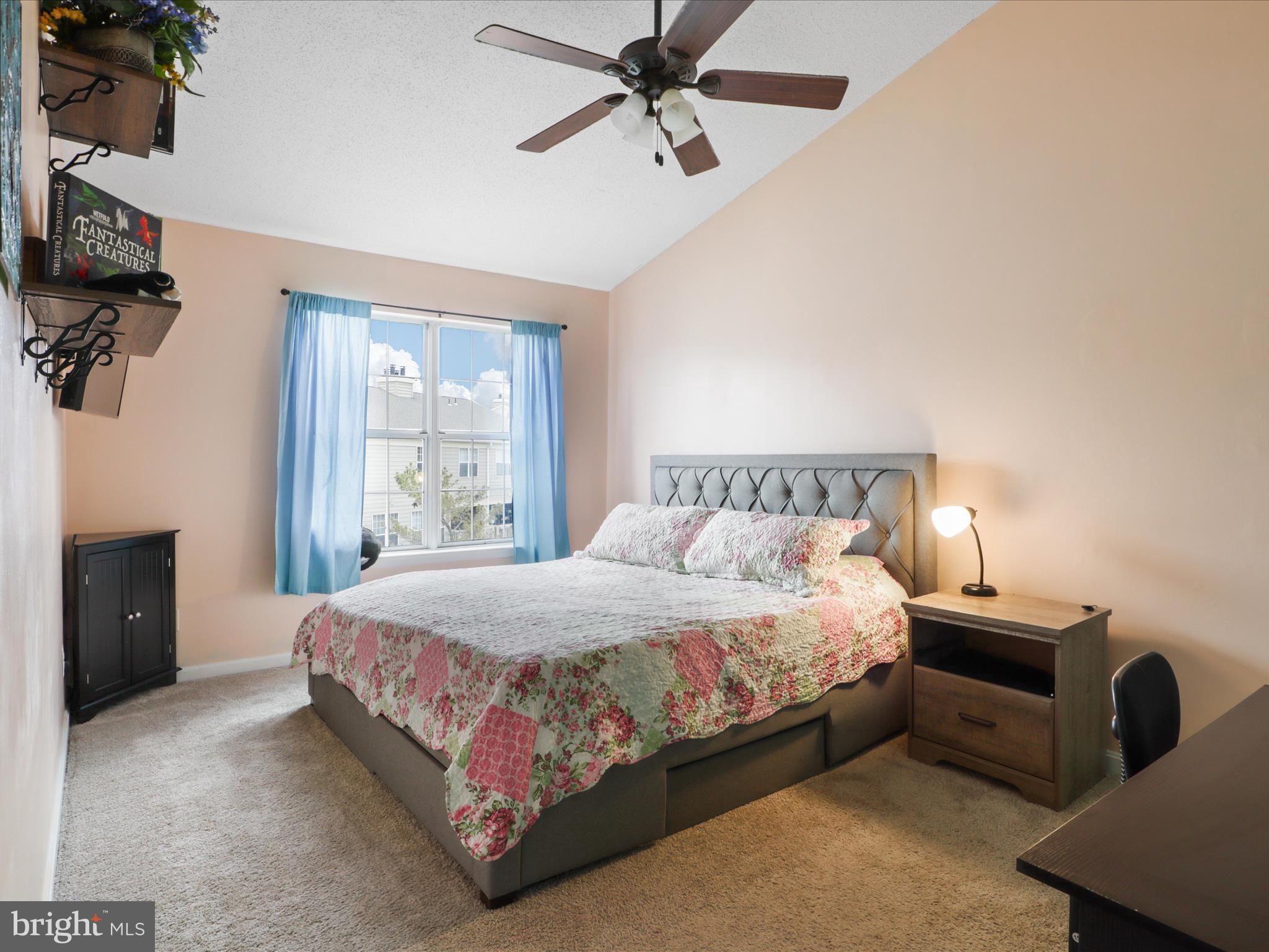 BULL RUN CONDO - Residential