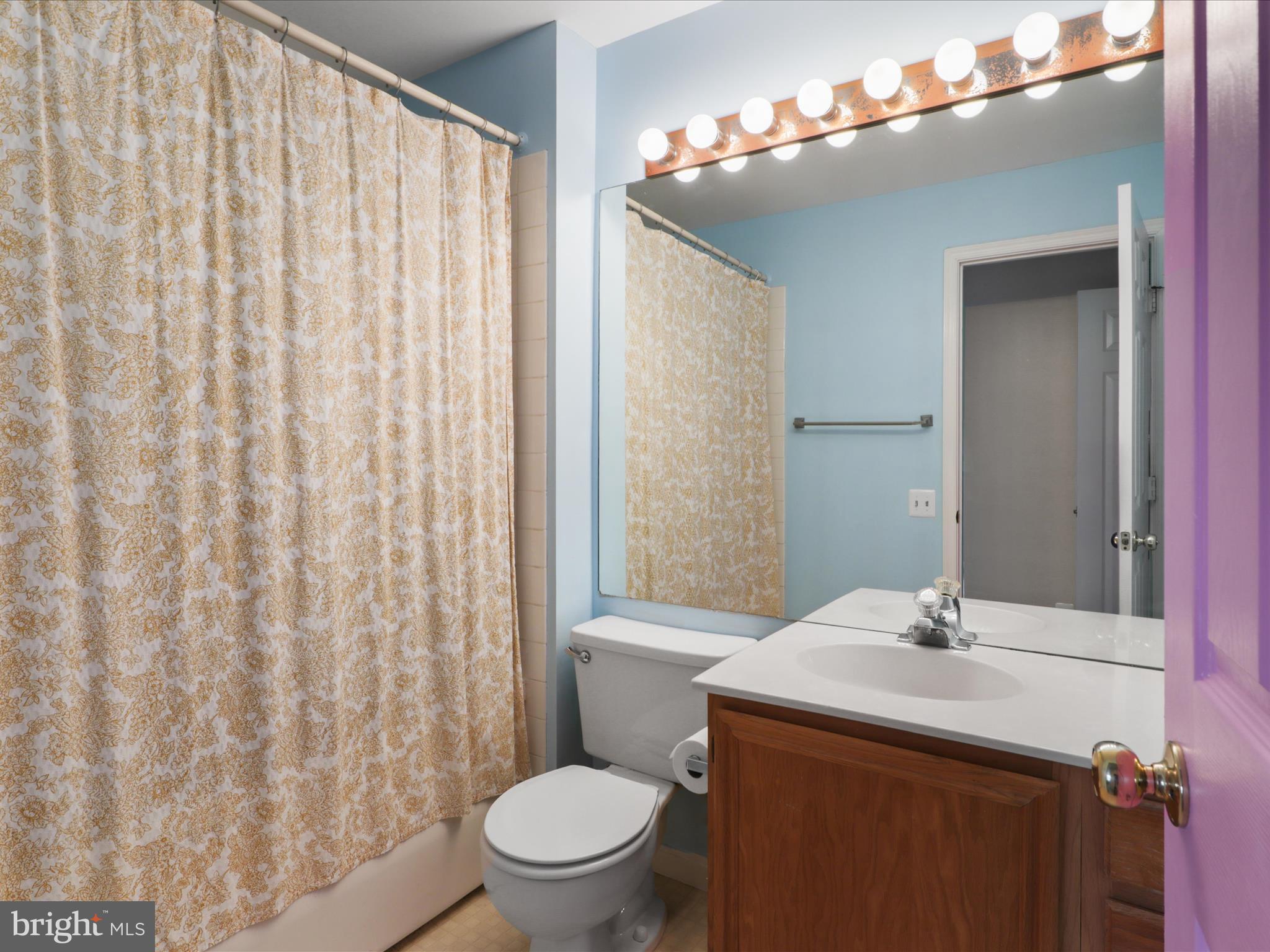 BULL RUN CONDO - Residential