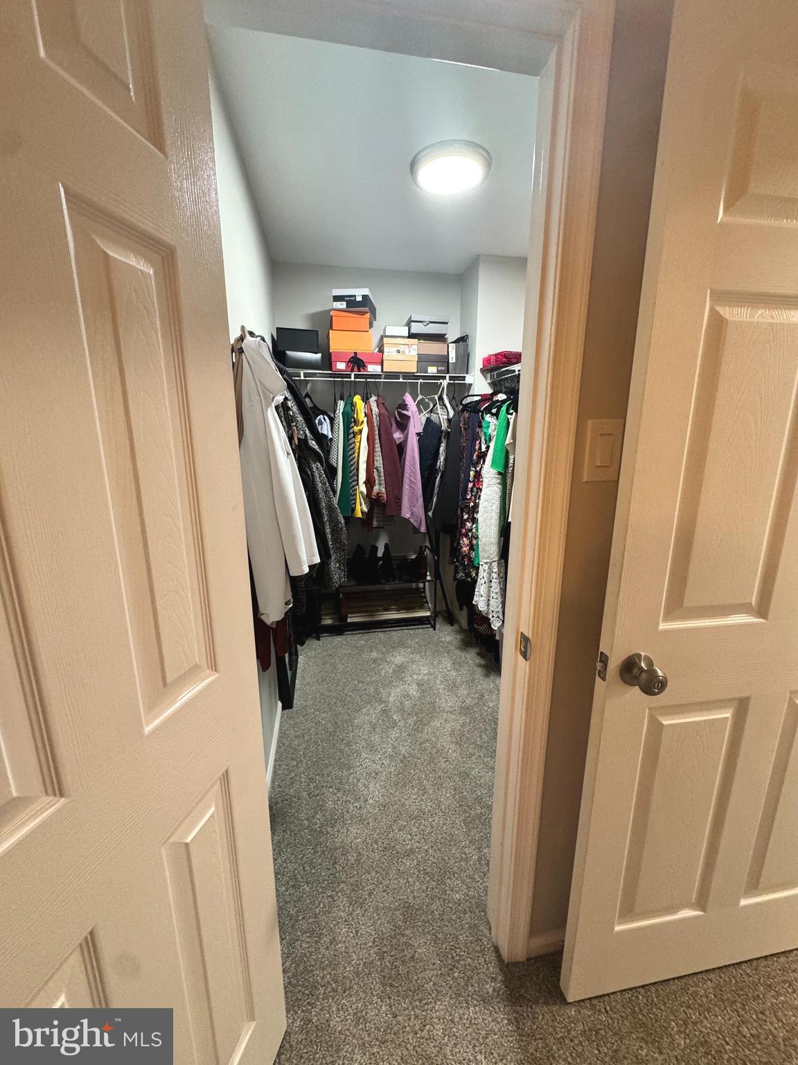 LANTERN HILL - Residential Lease