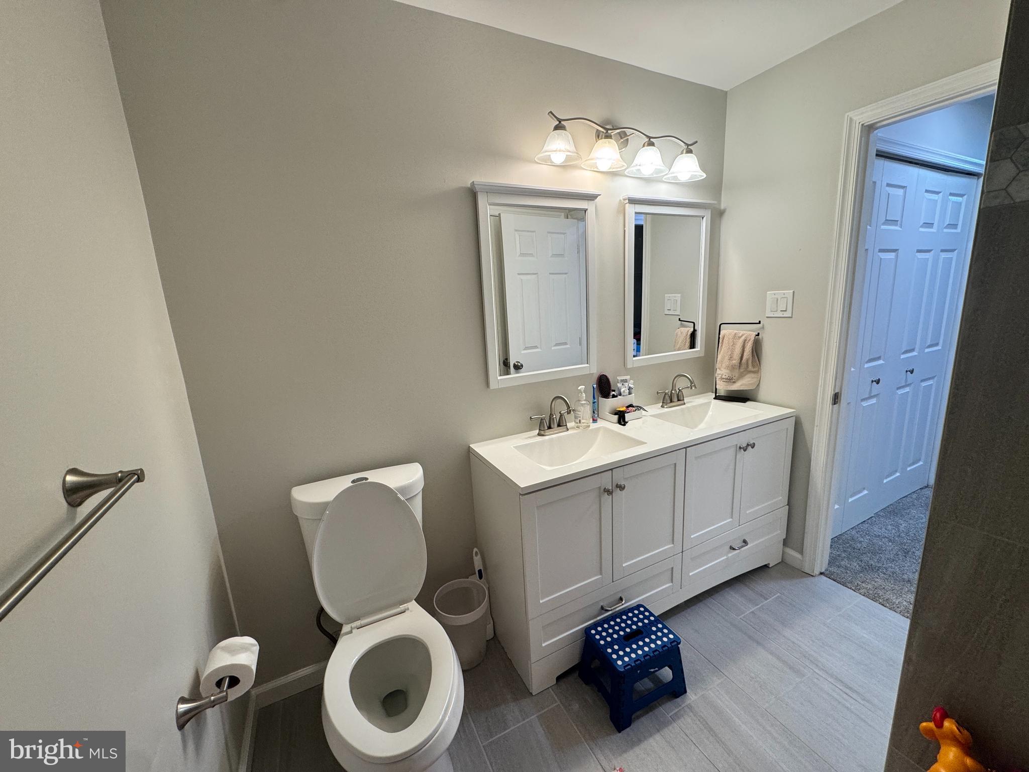 LANTERN HILL - Residential Lease