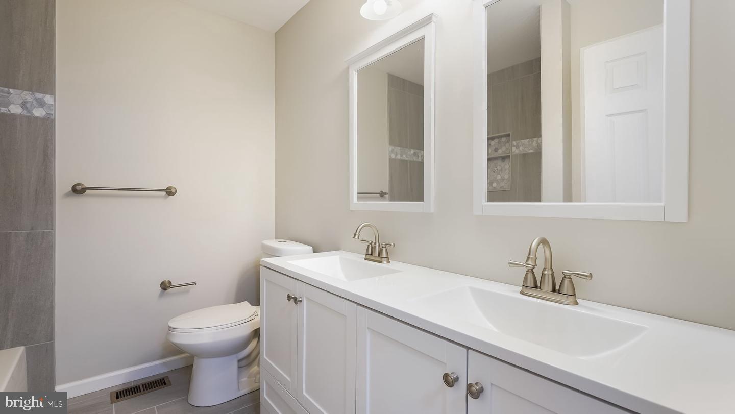 LANTERN HILL - Residential Lease