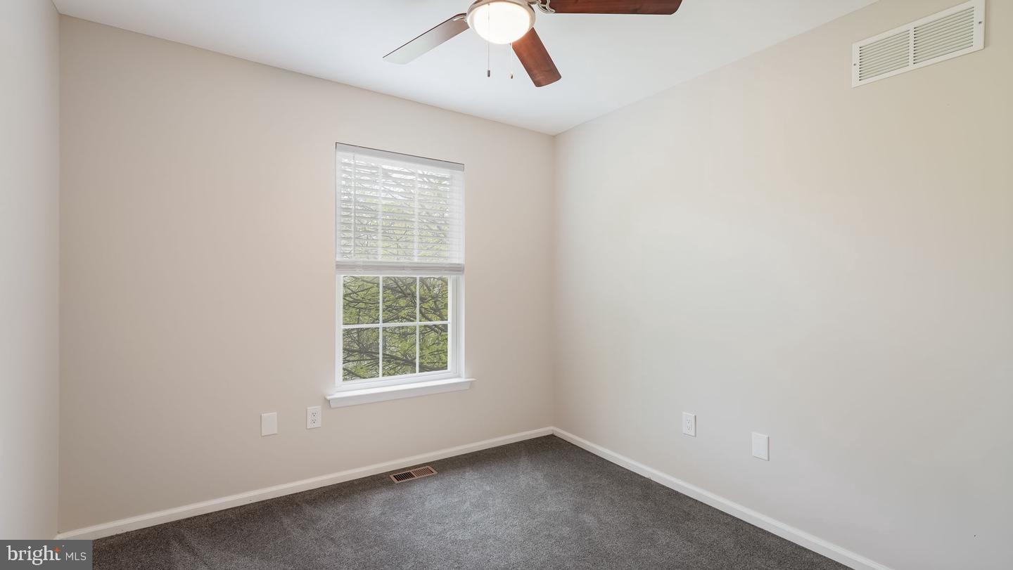 LANTERN HILL - Residential Lease