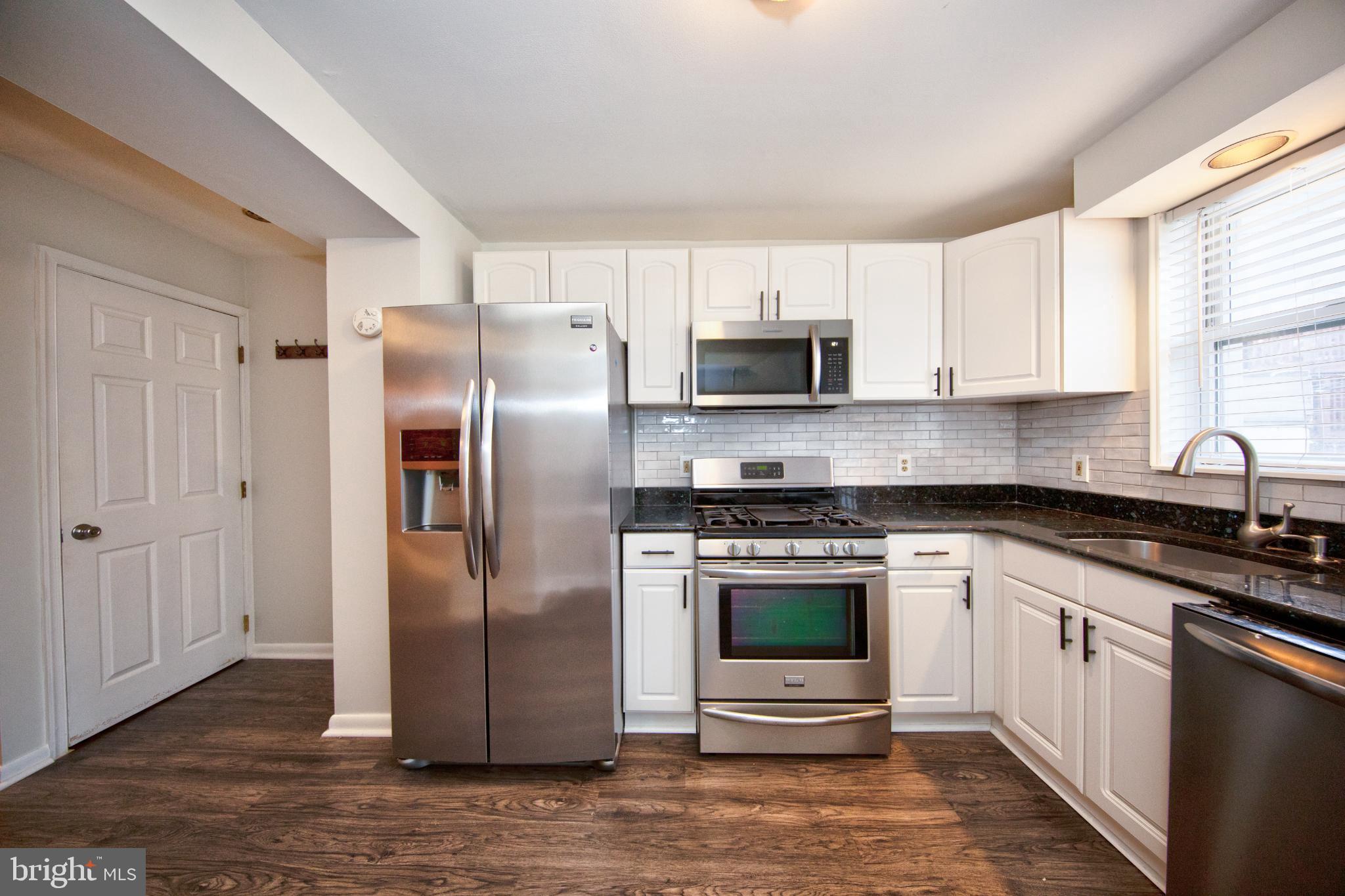 RIVERSIDE - Residential Lease