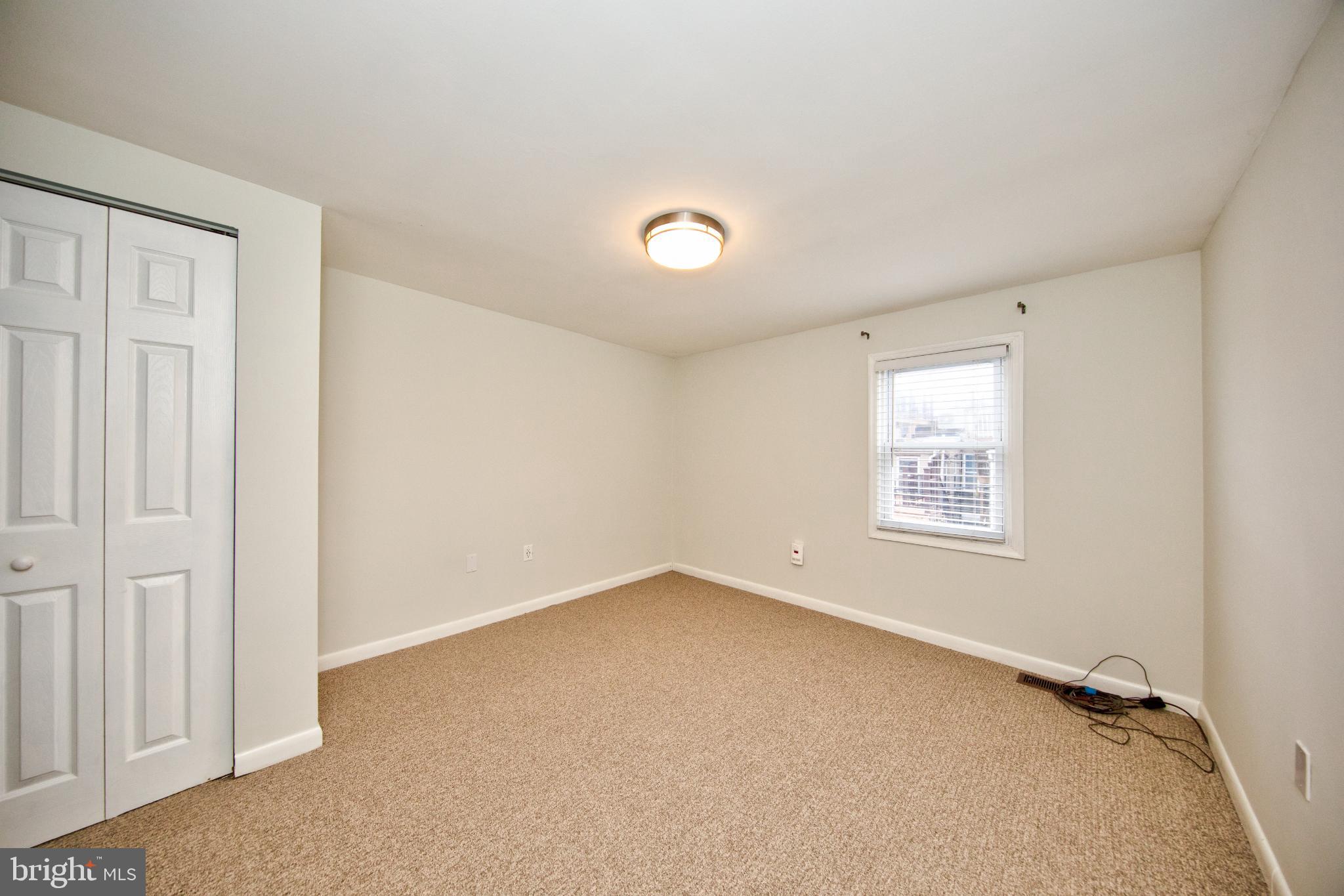 RIVERSIDE - Residential Lease