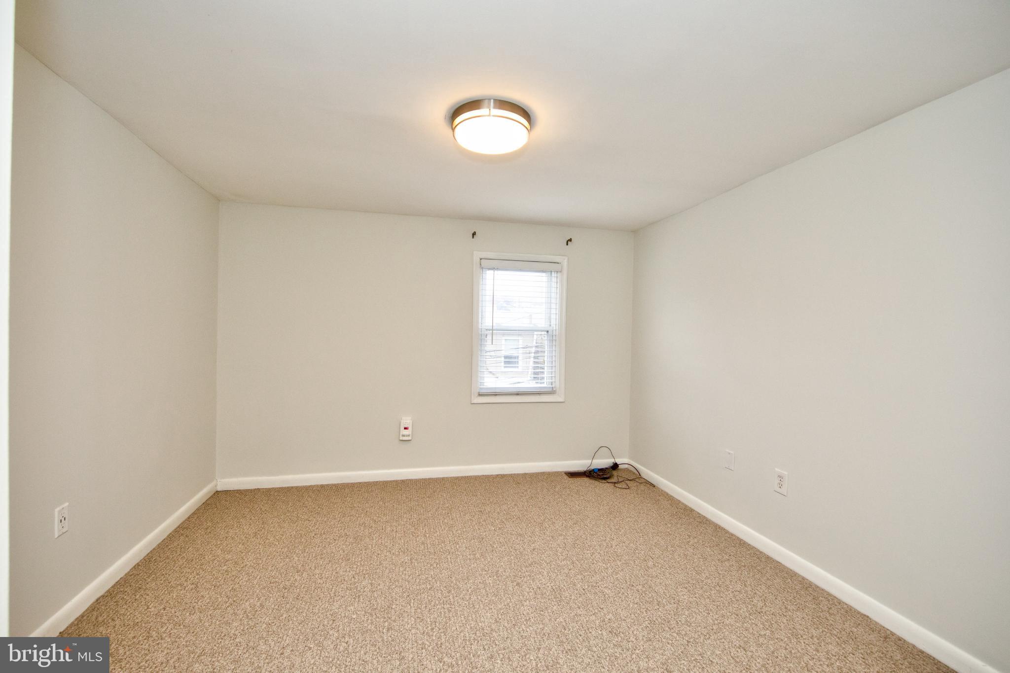 RIVERSIDE - Residential Lease