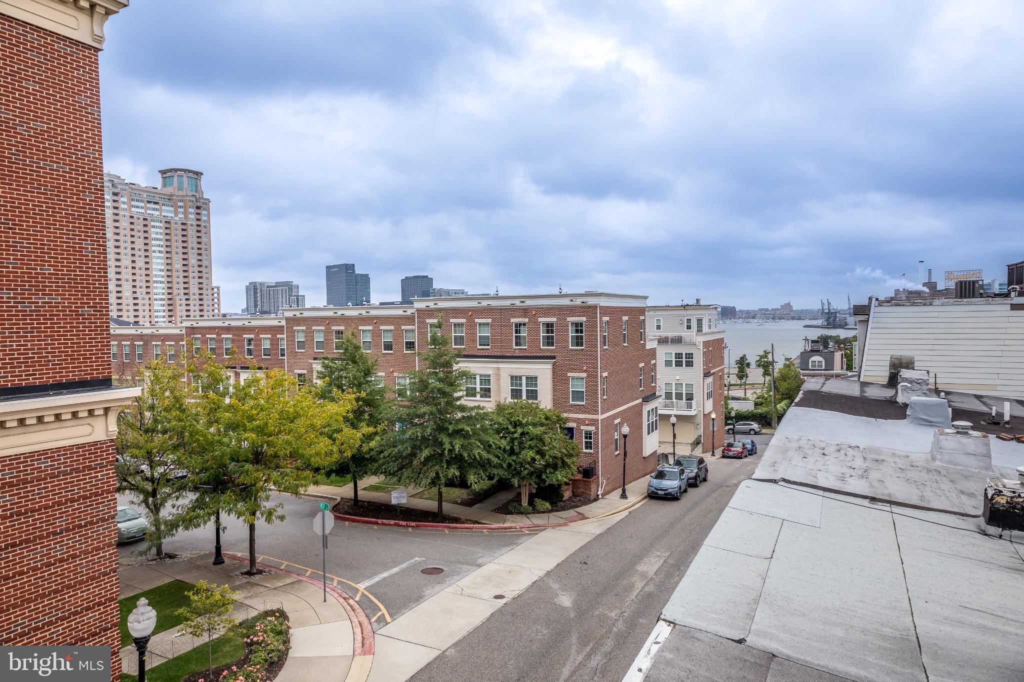 RIVERSIDE - Residential Lease