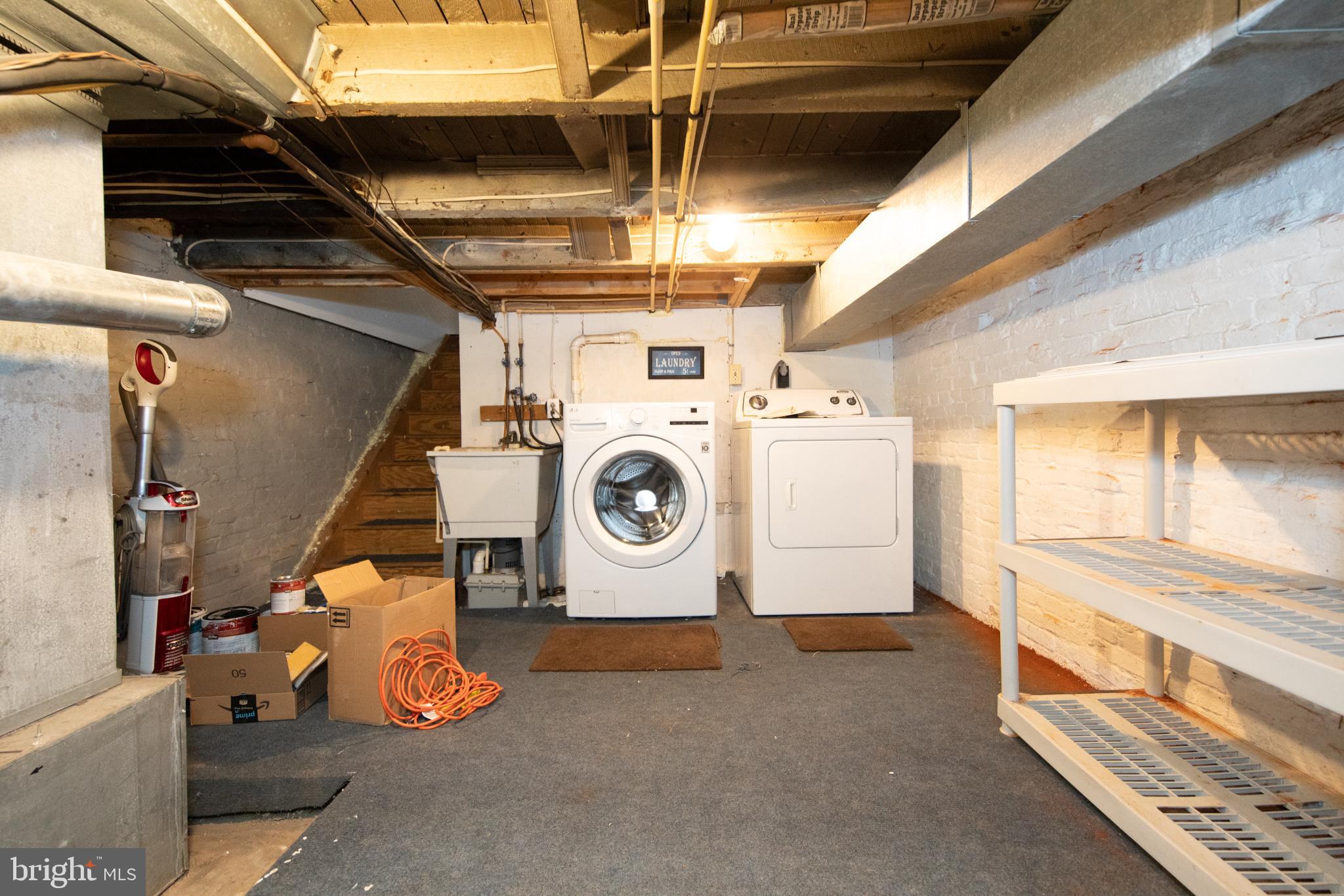 RIVERSIDE - Residential Lease