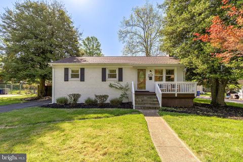 3225 DYE DRIVE FALLS CHURCH VA 22042