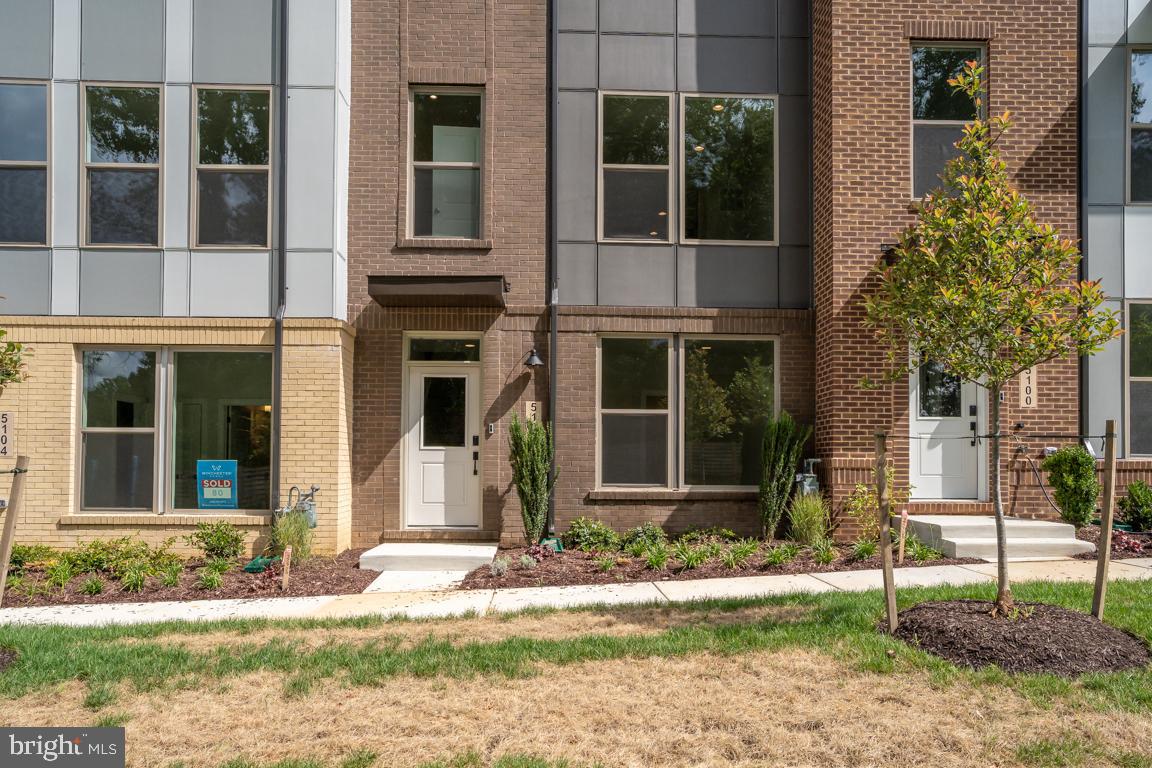 ROCKVILLE - Residential Lease