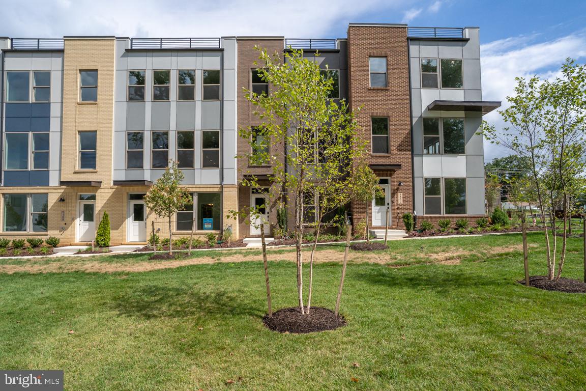 ROCKVILLE - Residential Lease