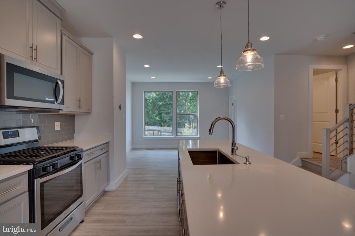 ROCKVILLE - Residential Lease