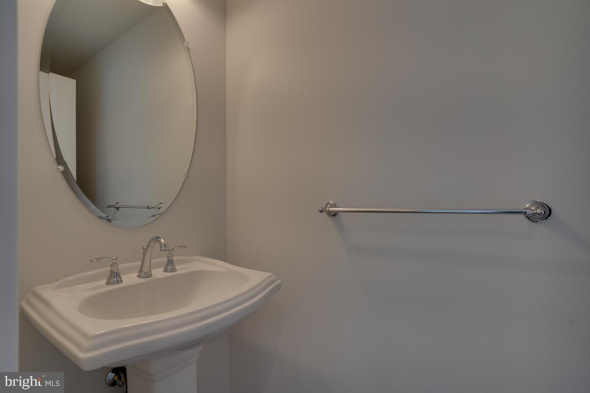 ROCKVILLE - Residential Lease