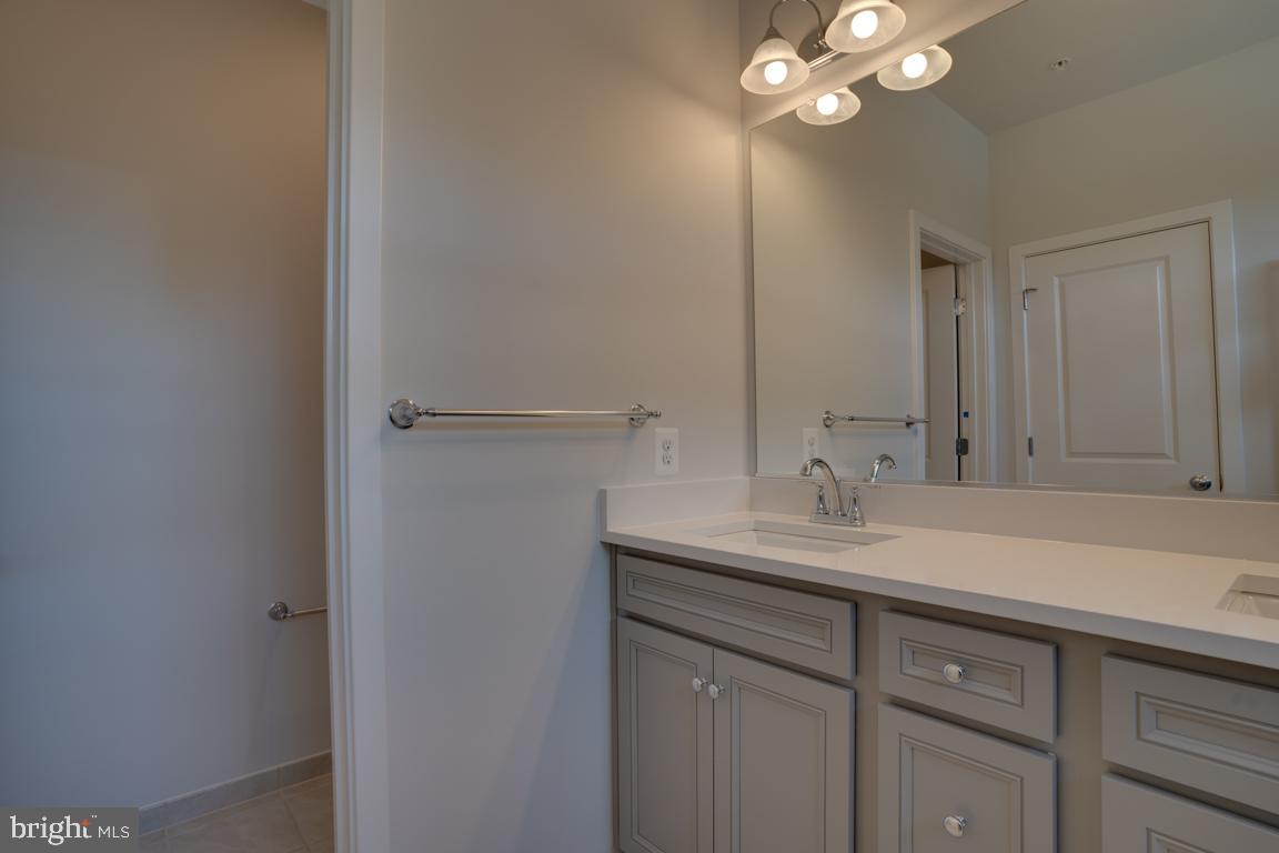 ROCKVILLE - Residential Lease