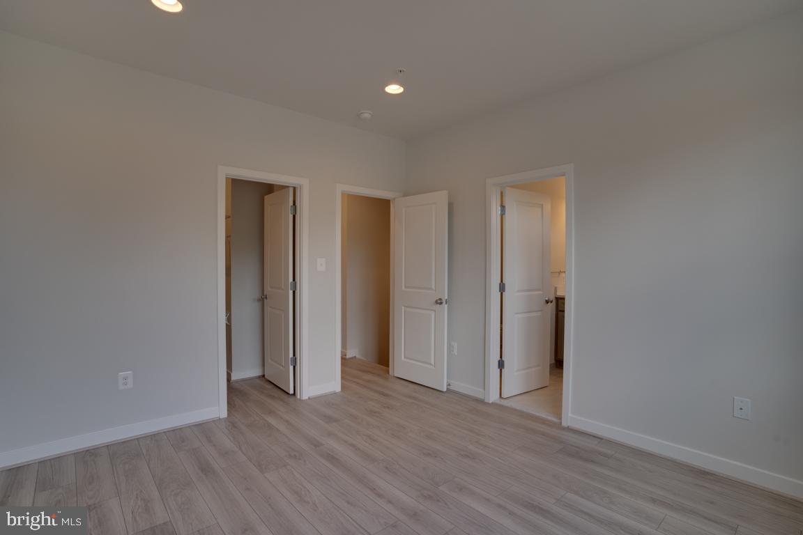 ROCKVILLE - Residential Lease