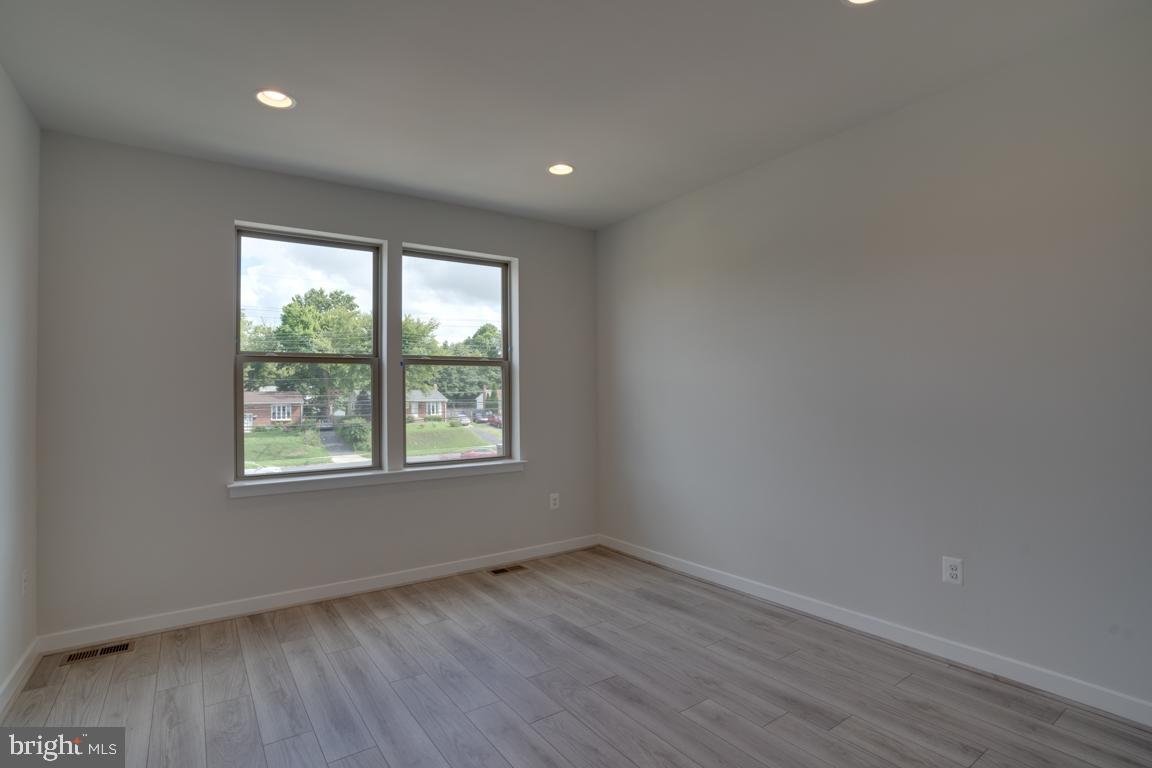 ROCKVILLE - Residential Lease