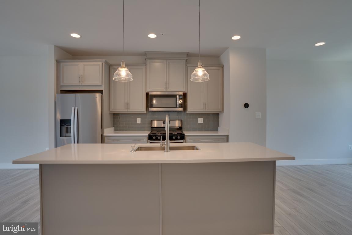 ROCKVILLE - Residential Lease