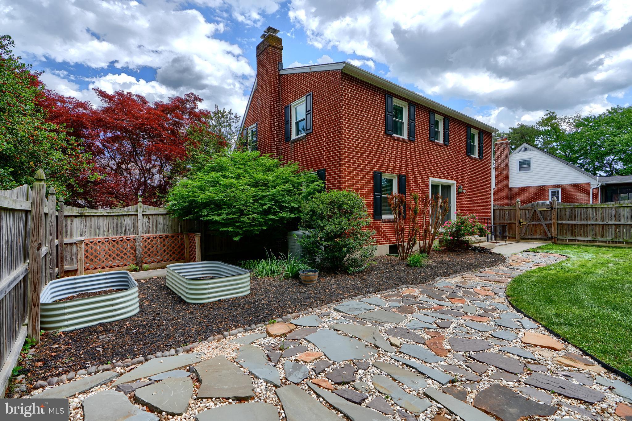 4255 DARLEIGH ROAD