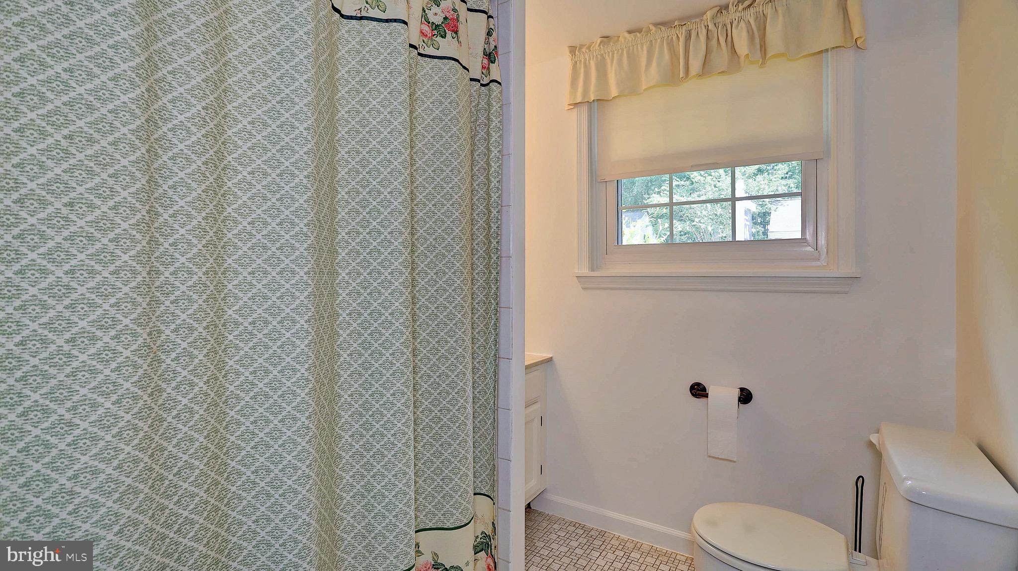 MONTCLAIR/COUNTRY CLUB - Residential